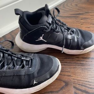 Air Jordan boys shoes size 6.